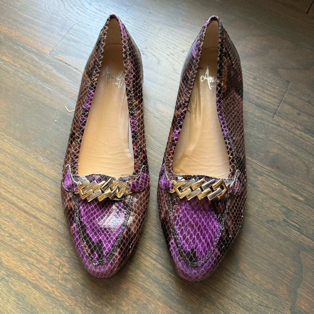 Amalfi purple black flat with gold buckle sz8.5